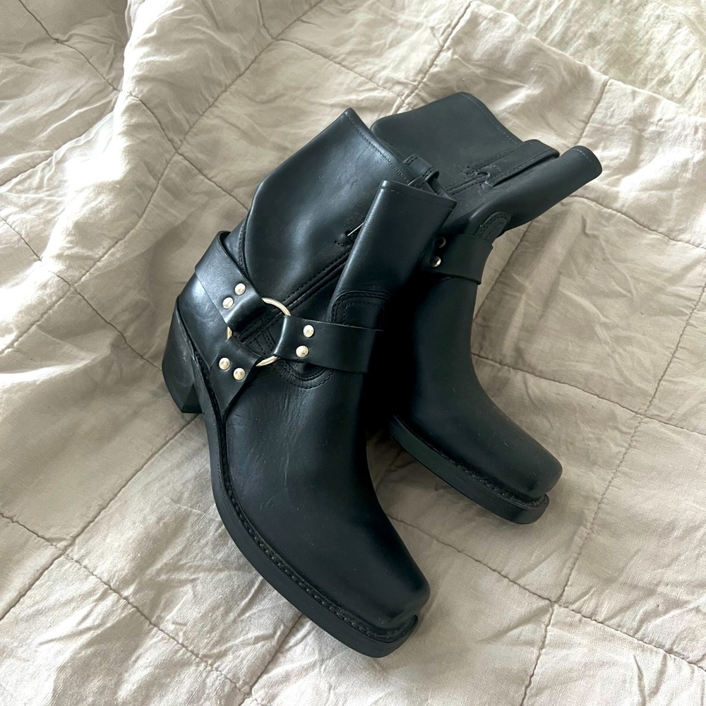 Frye Harness 8R boot